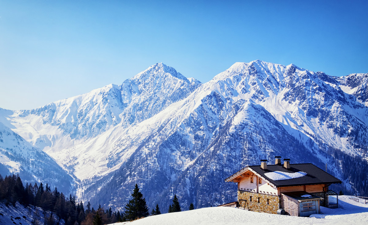 Winterliches Bergpanorama im Chalet Urlaub in Österreich
